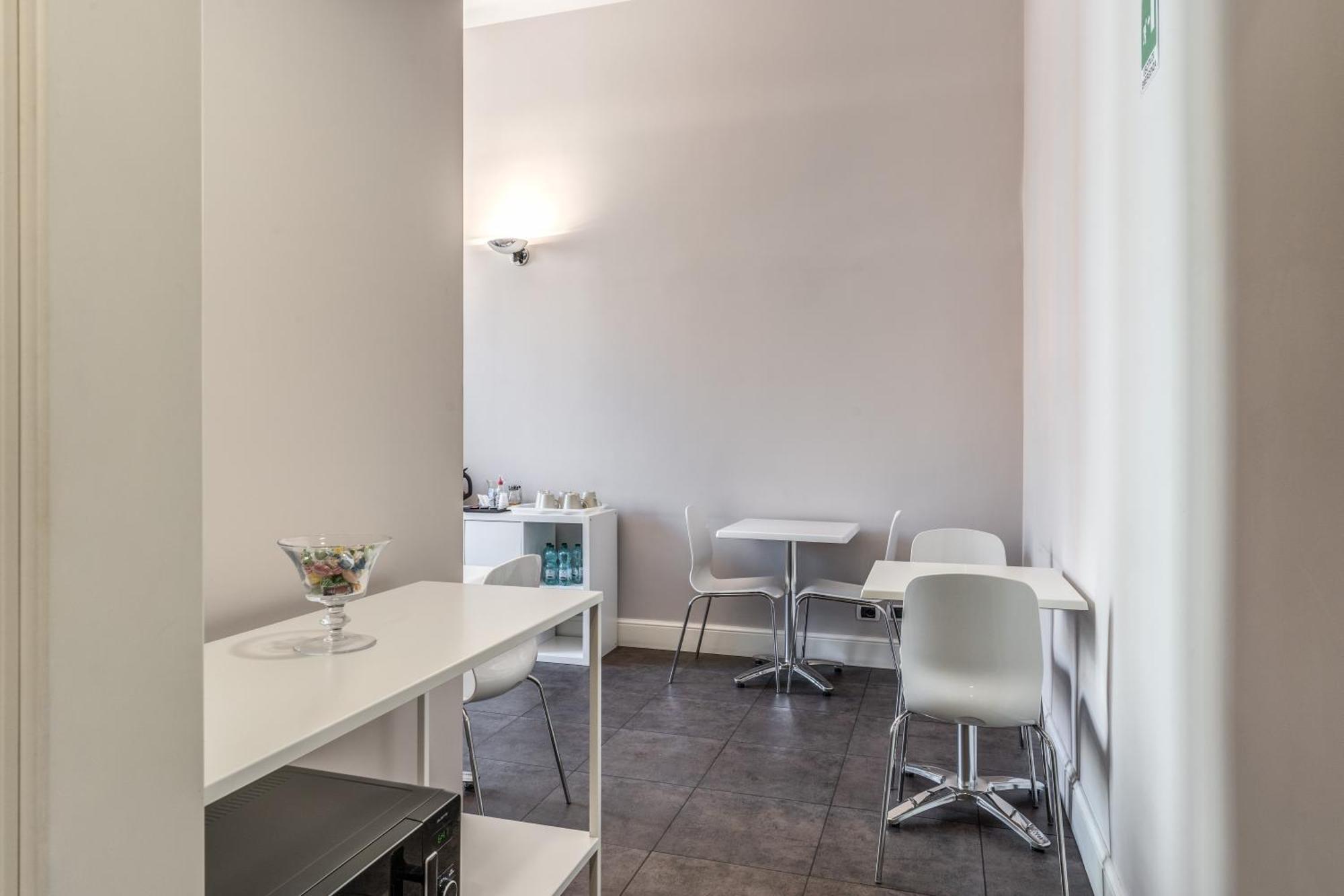 Guest House Cavour 278 Рим Екстериор снимка