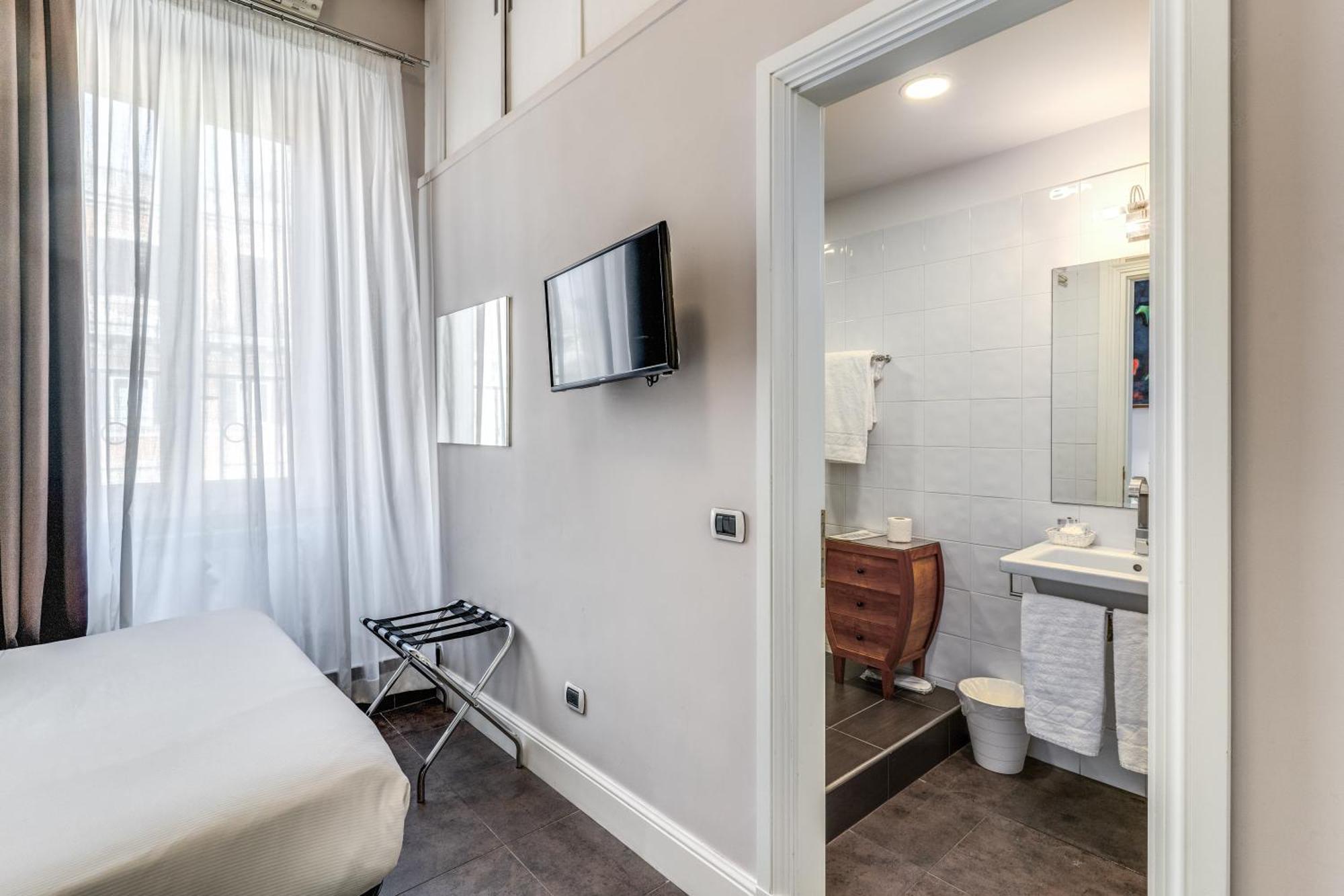 Guest House Cavour 278 Рим Екстериор снимка